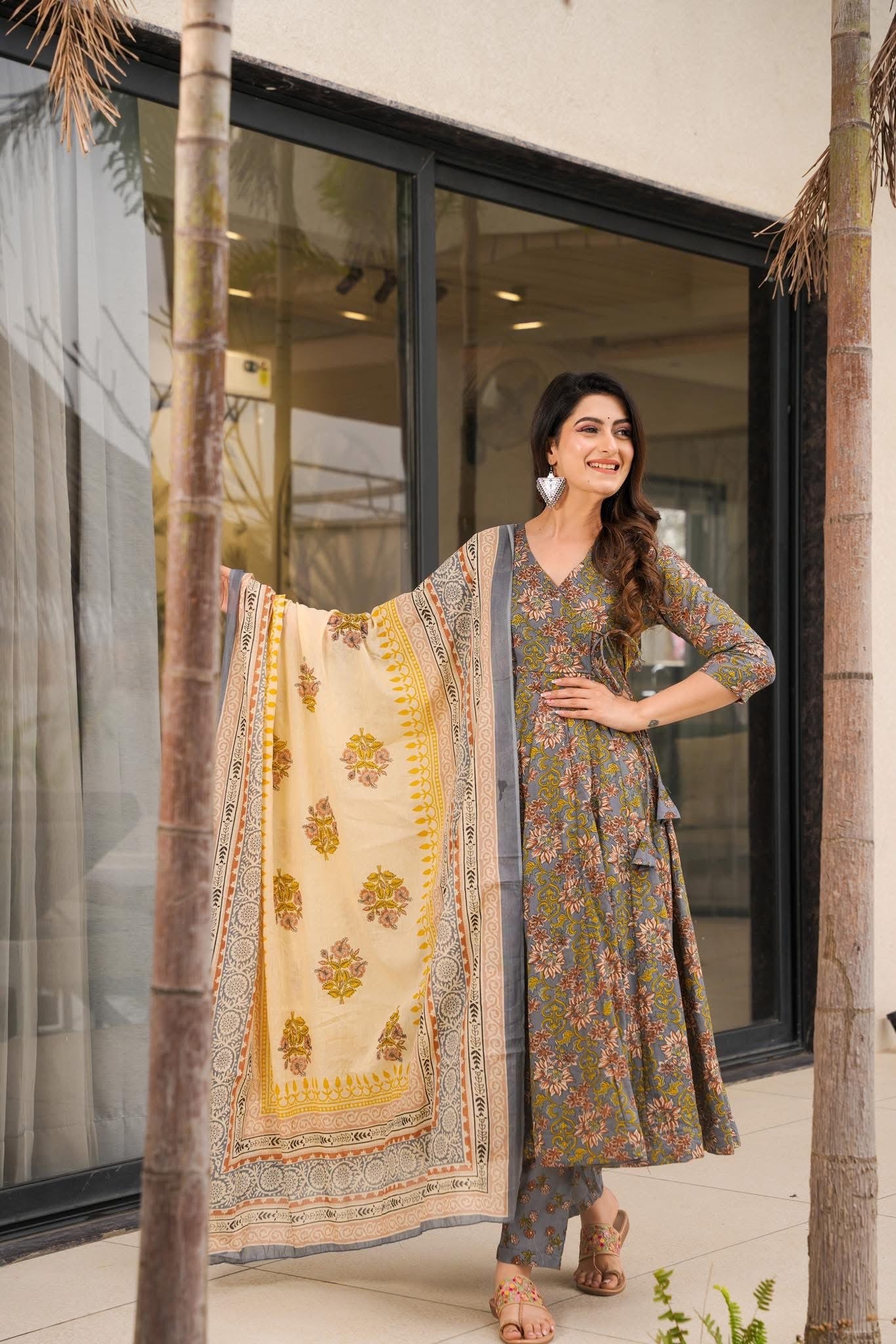 Vintage Charm Cotton Suit Without Dupatta